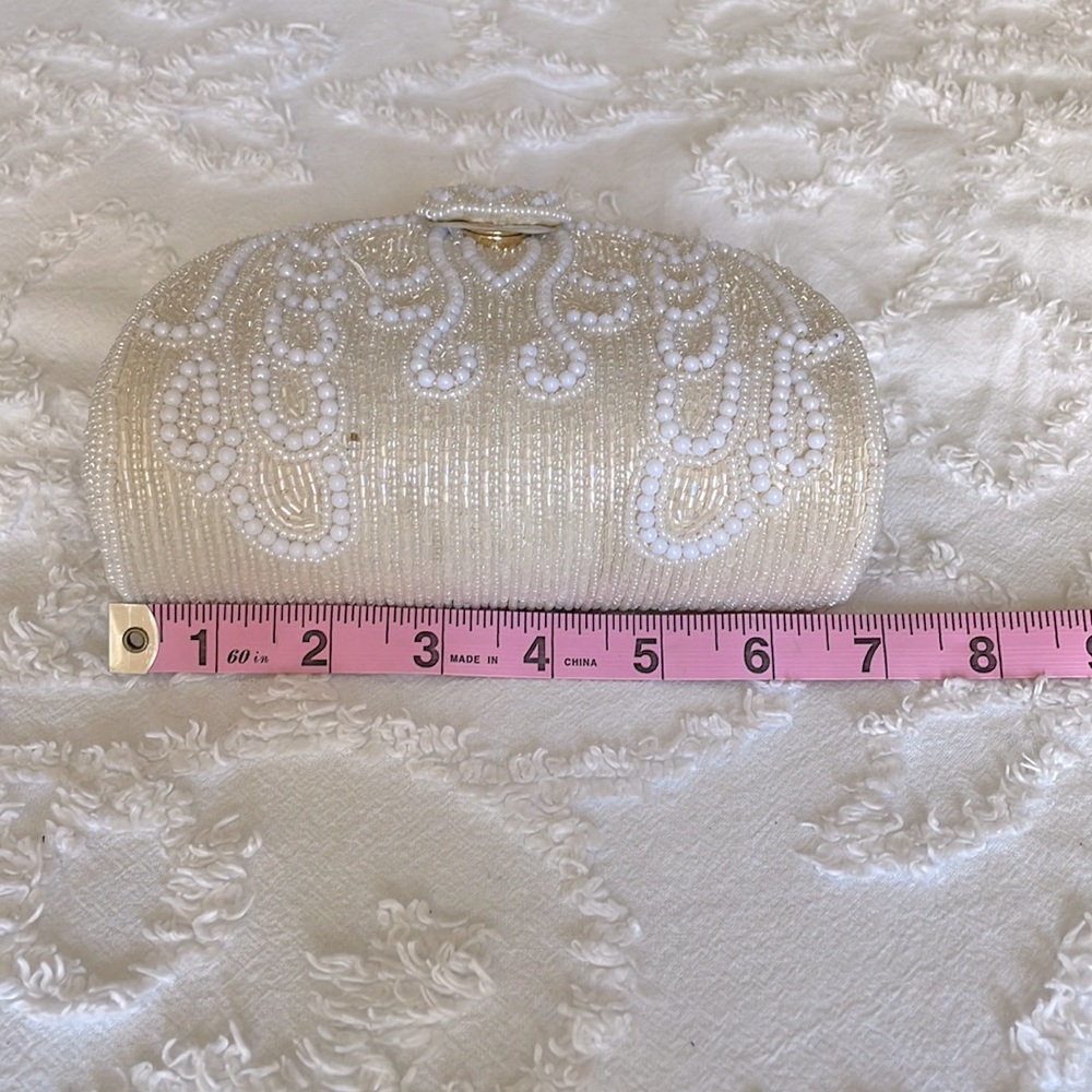 Vintage beaded Pearl clutch with detachable strap - Picture 8 of 9